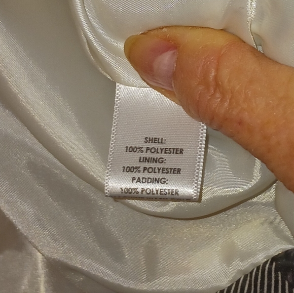 Kim Roger's Women's Black, white, and red check design Vest. Size L - Picture 5 of 8